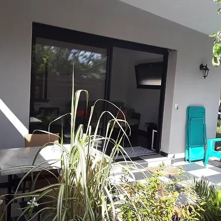 Maisonnette 28 M2 Au Fond Du Jardin Calme&confort