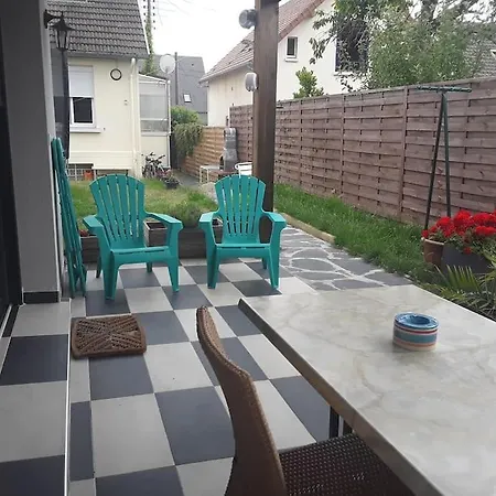 Maisonnette 28 M2 Au Fond Du Jardin Calme&confort Apartmán *
